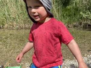 t-shirt-himbeere-mit-geisslein-print-merinowolle-seide-biogots-100-bio-wolle-seide-tencel-original-von-gluckskind-hoher-uv-schutz-932984